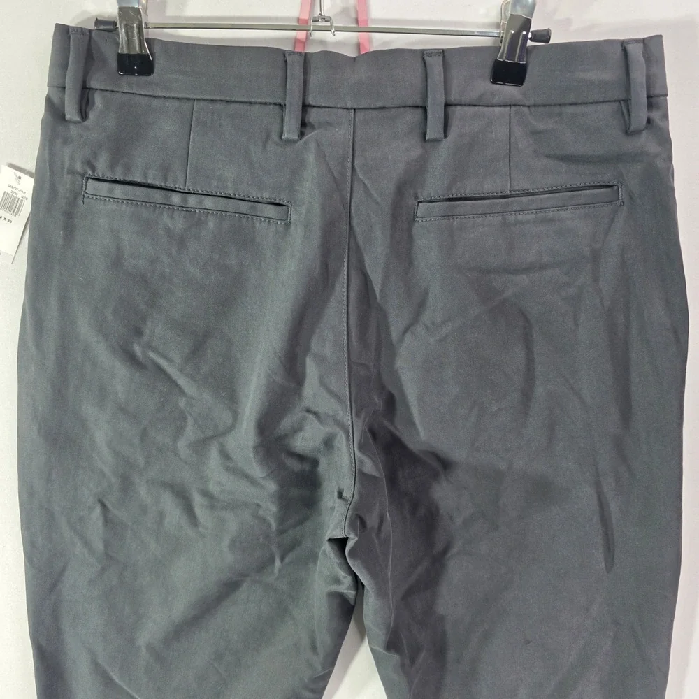 Old Navy Ultimate Tech Slim Built-In Flex Pants Mens 32x29 Gray NWT